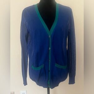 Forever 21 women’s size‎ M blue/teal button down cardigan with pockets.